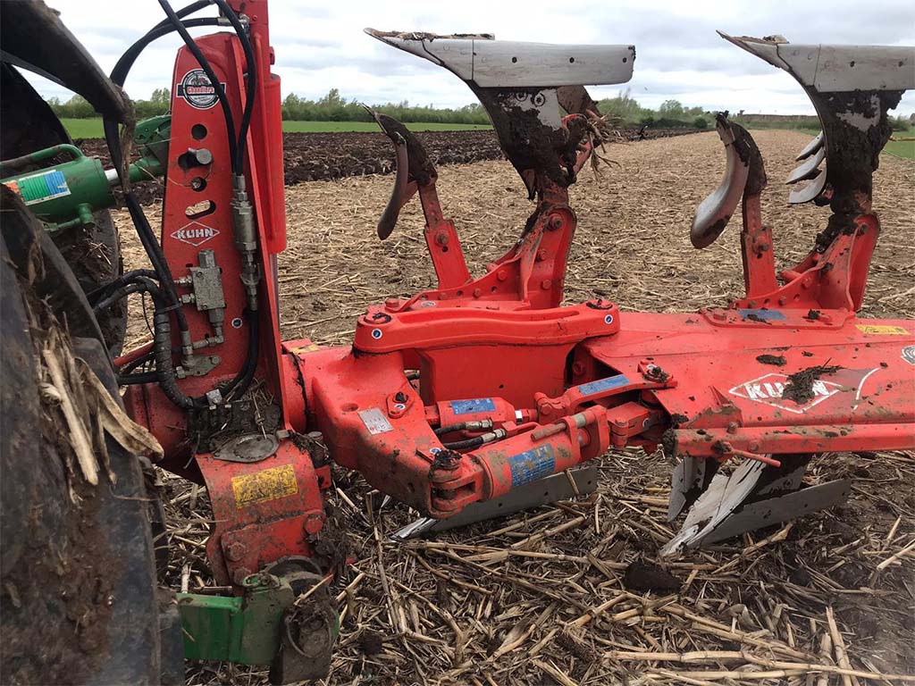 Kuhn 6 furrow plough (2016)