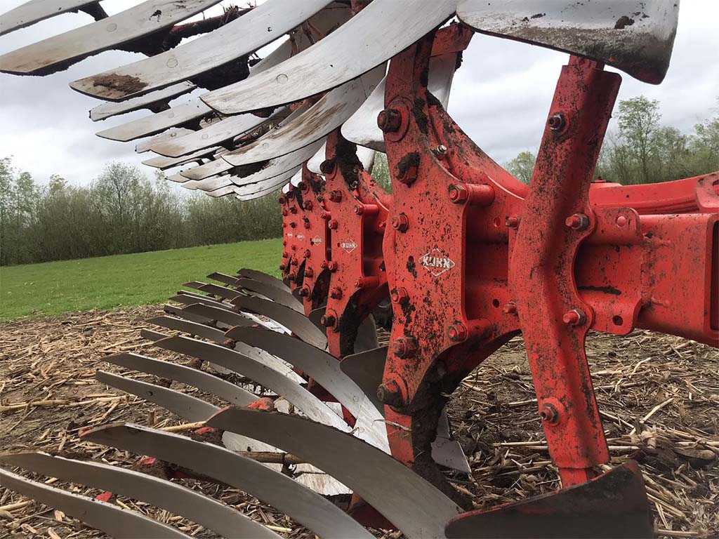 Kuhn 6 furrow plough (2016)