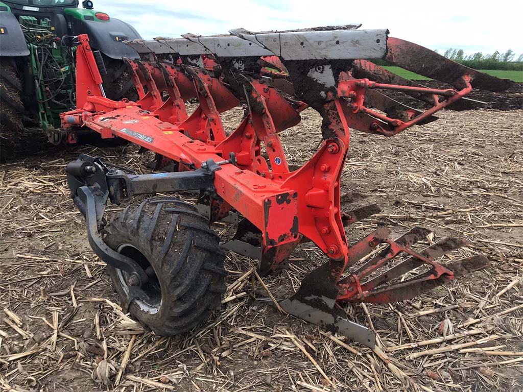 Kuhn 6 furrow plough (2016)